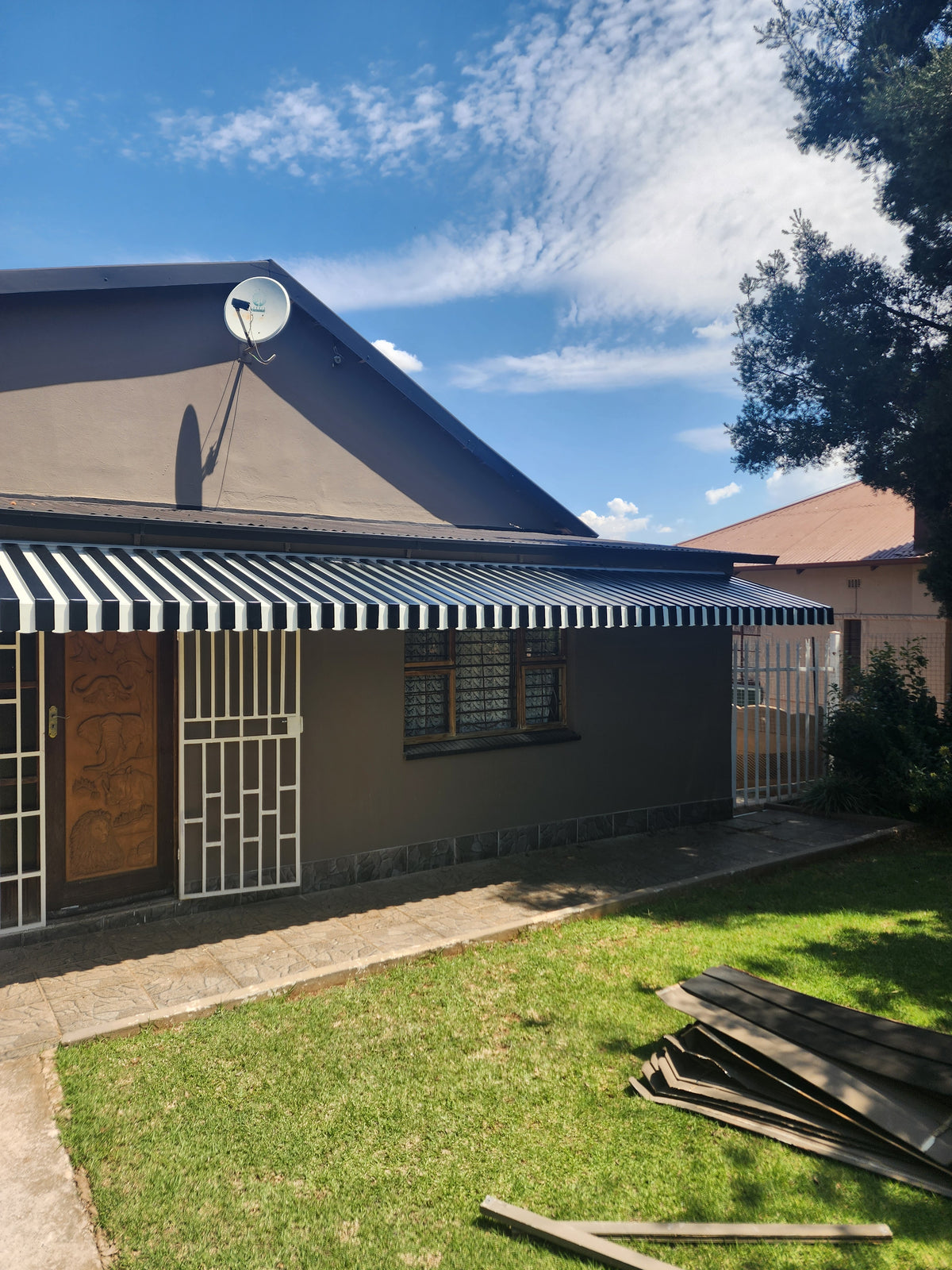 Aluminum Wedge Awnings